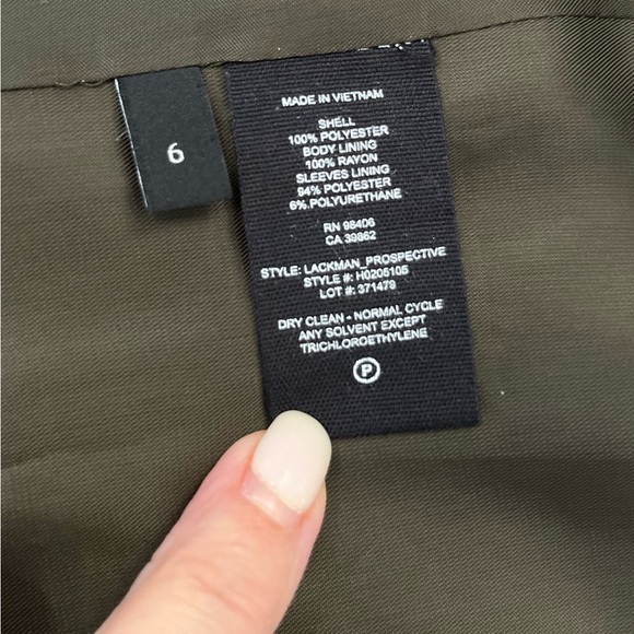 THEORY blazer size 6. Army green with military inspired details. - Picture 4 of 4